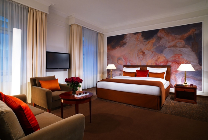 Imagen de la habitación del Hotel Vier Jahreszeiten Kempinski München. Foto 6