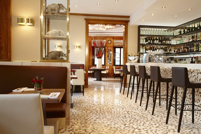 Imagen del bar/restaurante del Hotel Vier Jahreszeiten Kempinski München. Foto 3