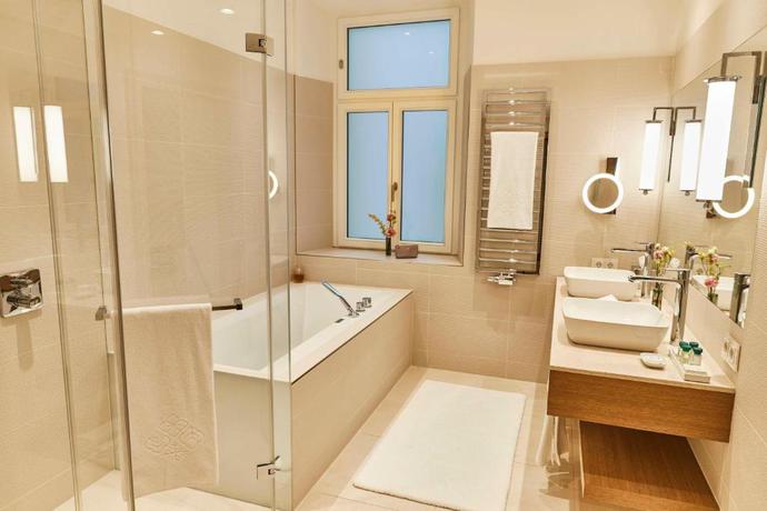 Imagen de la habitación del Hotel Vier Jahreszeiten Kempinski M&uuml;nchen. Foto 6