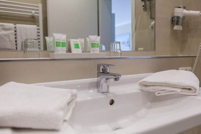 Imagen de la habitación del Hotel Vier Jahreszeiten K&uuml;hlungsborn. Foto 14