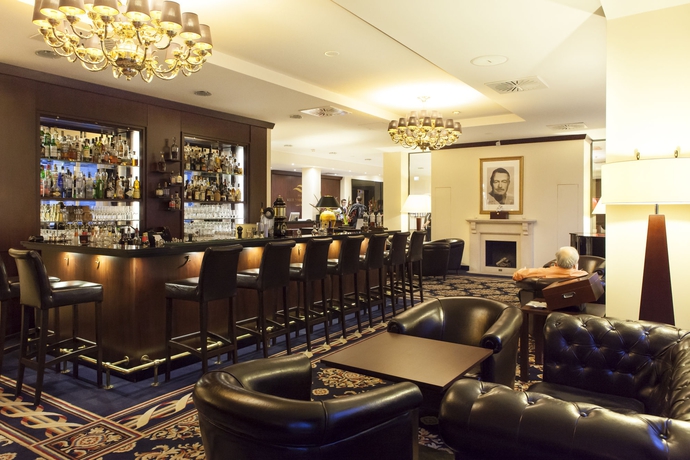 Imagen del bar/restaurante del Hotel Vier Jahreszeiten Starnberg. Foto 5