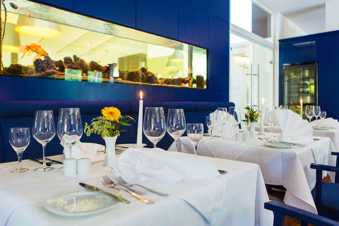 Imagen de la piscina del Hotel Vier Jahreszeiten Zingst. Foto 16