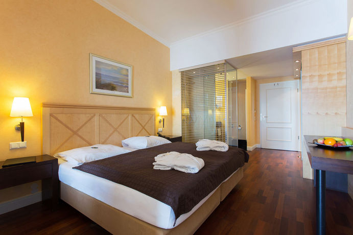 Imagen del bar/restaurante del Hotel Vier Jahreszeiten Zingst. Foto 7