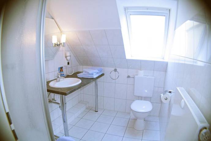 Imagen de la habitación del Hotel Vier Linden. Foto 19