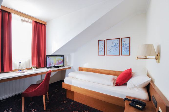 Imagen de la habitación del Hotel Vierjahreszeiten, Unteroberndorf. Foto 9