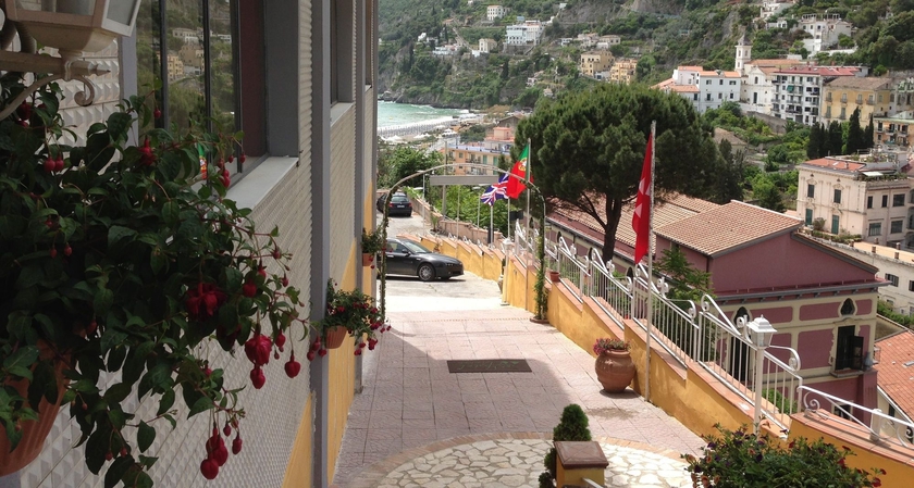 Imagen general del Hotel Vietri Coast. Foto 2