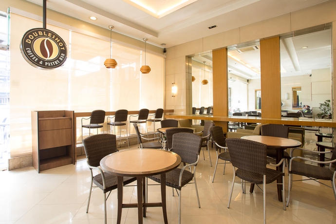 Imagen del bar/restaurante del Hotel Vieve. Foto 3