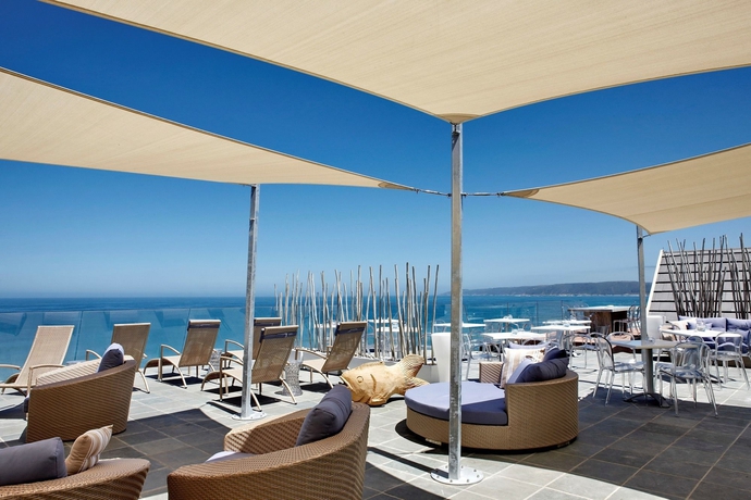 Imagen del bar/restaurante del Hotel Views Boutique and Spa. Foto 2