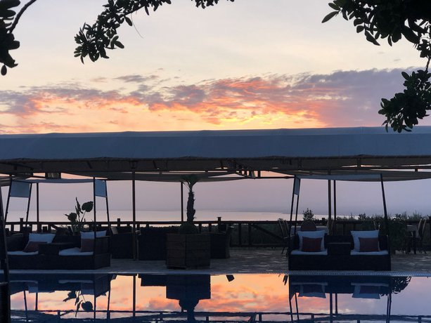 Imagen de la piscina del Hotel Vigla Village Apartment Resort. Foto 20