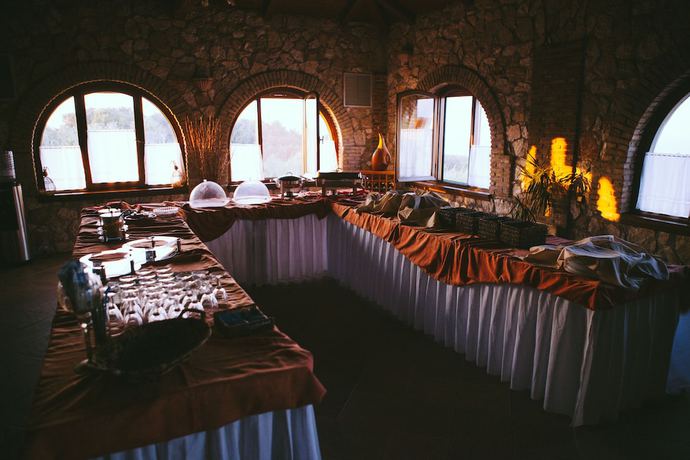 Imagen del bar/restaurante del Hotel Vigla Village Apartment Resort. Foto 8