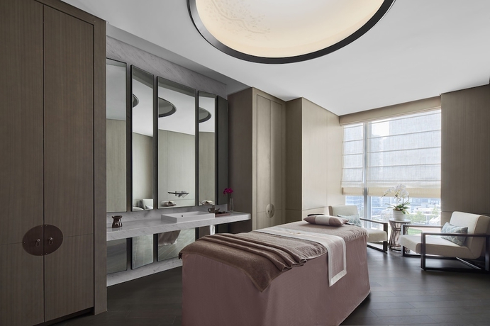 Imagen de la piscina del Hotel Vignette Collection Hangzhou Huaxia Center , An Ihg. Foto 19