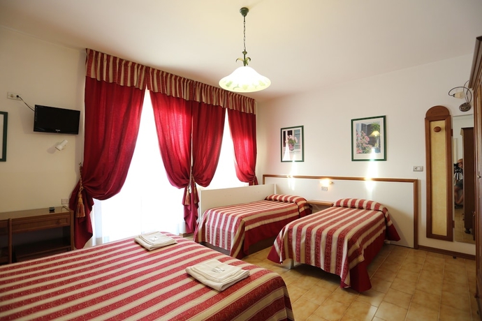 Imagen de la habitación del Hotel Vignola. Foto 10