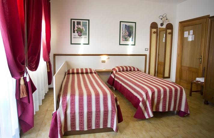 Imagen de la habitación del Hotel Vignola. Foto 11
