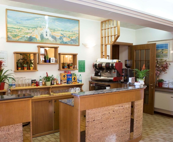 Imagen de los interiores del Hotel Vignola. Foto 16