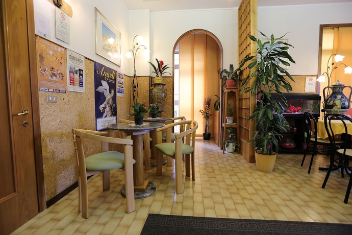 Imagen de los interiores del Hotel Vignola. Foto 17