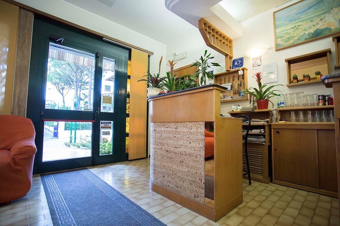 Imagen de los interiores del Hotel Vignola. Foto 19