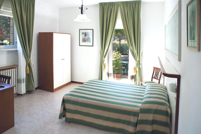 Imagen de la habitación del Hotel Vignola. Foto 13
