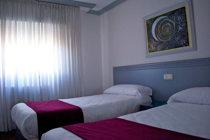 Imagen de la habitación del Hotel Vigo Plaza. Foto 6