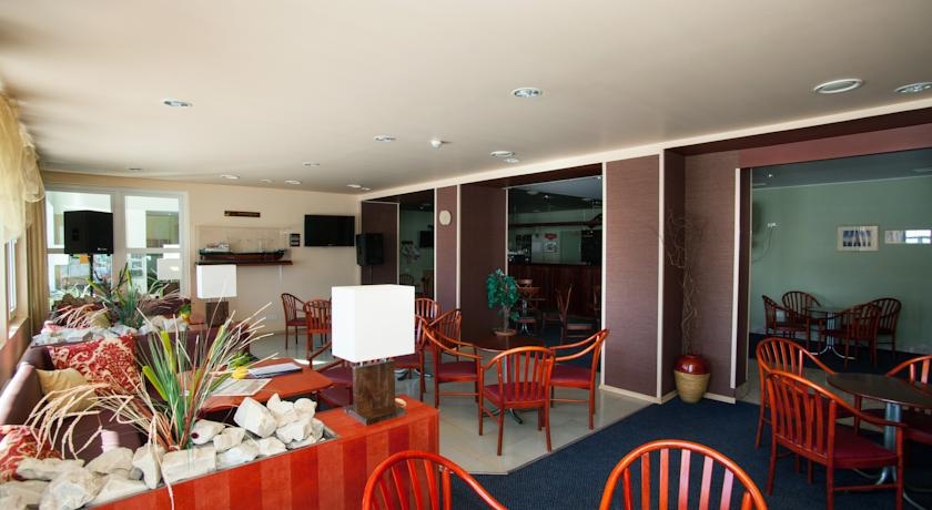 Imagen del bar/restaurante del Hotel Viiking Spa Hotel. Foto 2