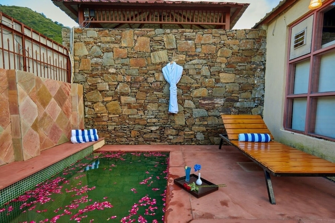Imagen de la habitación del Hotel Vijay Garh Resort Udaipur. Foto 3