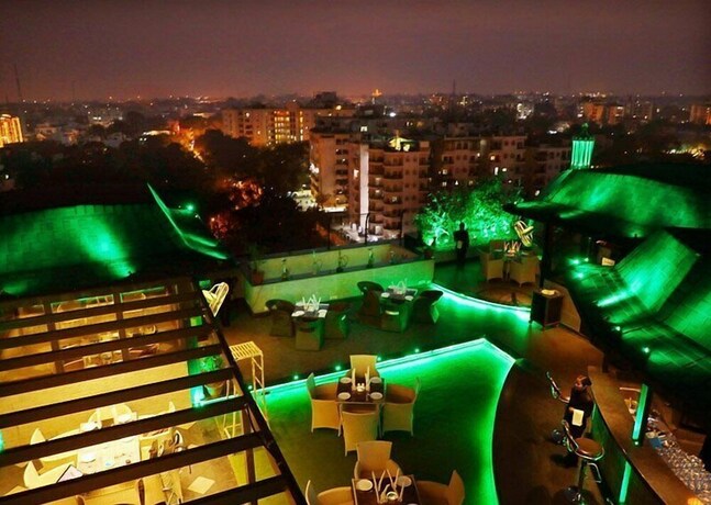 Imagen del bar/restaurante del Hotel Vijay Intercontinental. Foto 1