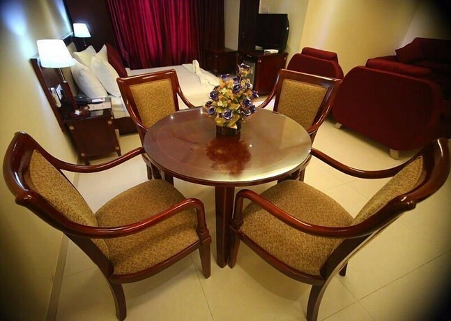 Imagen del bar/restaurante del Hotel Vijay Intercontinental. Foto 2