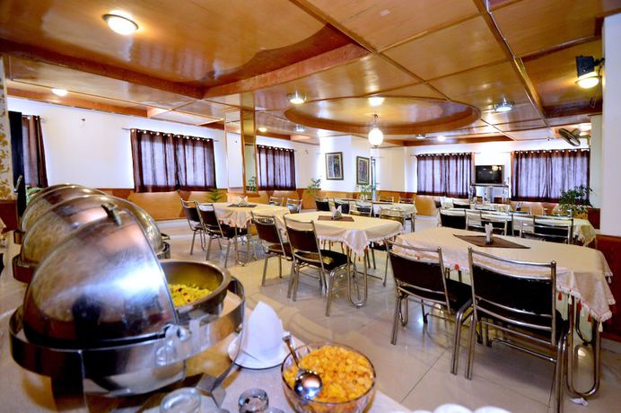 Imagen del bar/restaurante del Hotel Vijay Niwas. Foto 4
