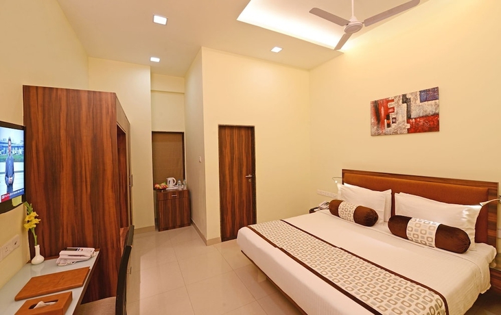 Imagen de la habitación del Hotel Vijaya Tej Clarks Inn. Foto 4