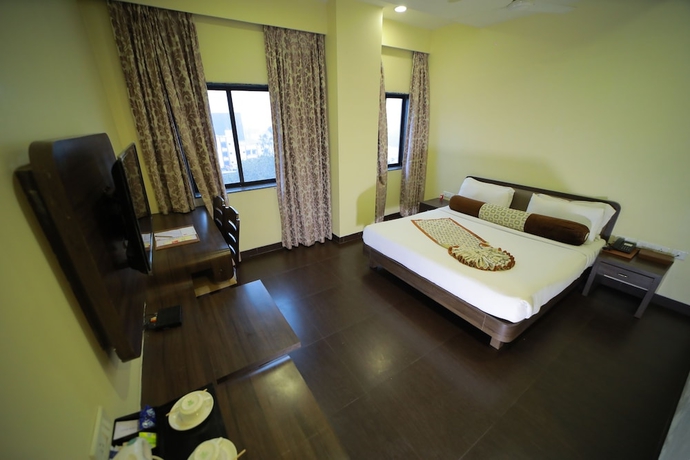Imagen de la habitación del Hotel Vijaya Tej Clarks Inn. Foto 5