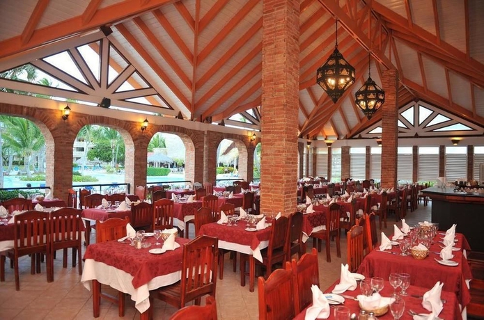 Imagen del bar/restaurante del Hotel Vik Arena Blanca. Foto 3