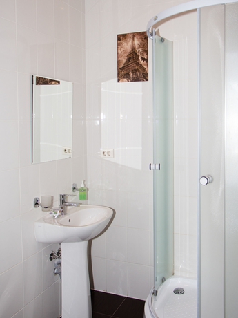Imagen de la habitación del Hotel Vikena Mini. Foto 15