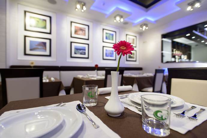 Imagen del bar/restaurante del Hotel Vikey. Foto 4