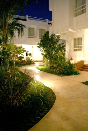 Imagen de los exteriores del Hotel Viking Club. Foto 13