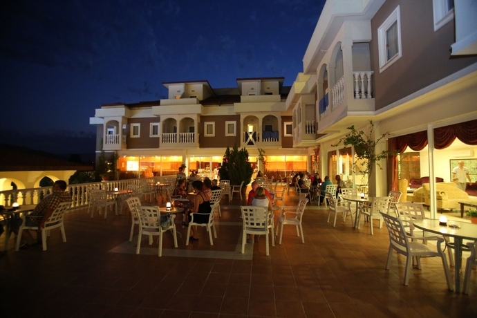 Imagen de los exteriores del Hotel Viking Garden & Spa. Foto 13