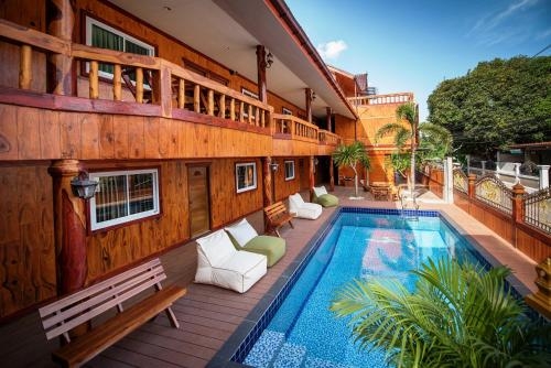 Imagen general del Hotel Viking Resort, PATTAYA BEACH. Foto 6