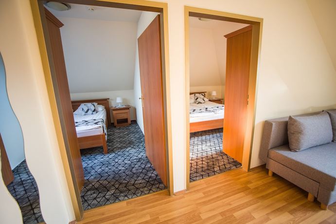Imagen de la habitación del Hotel Viktória, Sárvár. Foto 4