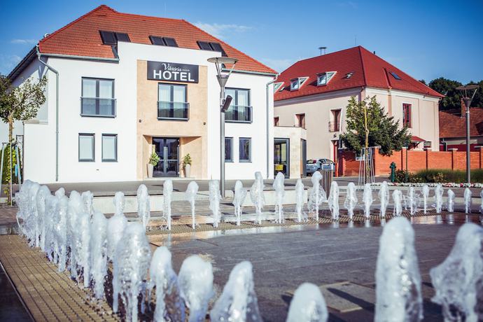 Imagen general del Hotel Viktória, Sárvár. Foto 1