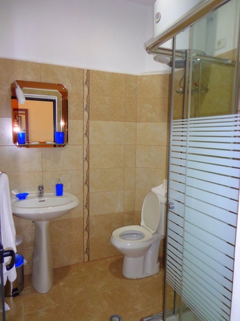 Imagen de la habitación del Hotel Viktoria Tirana. Foto 7