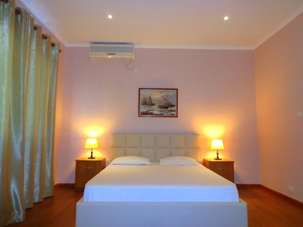 Imagen de la habitación del Hotel Viktoria Tirana. Foto 9