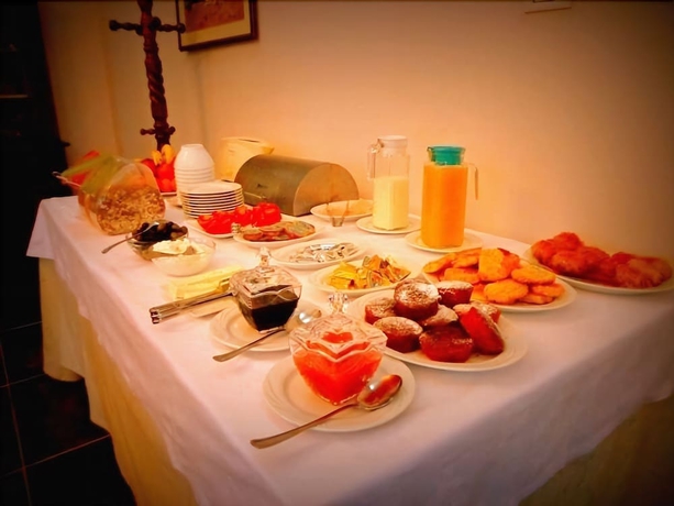 Imagen del bar/restaurante del Hotel Viktoria Tirana. Foto 4