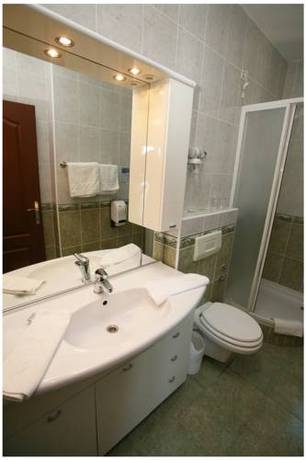Imagen general del Hotel Viktorija, Seget Donji. Foto 15