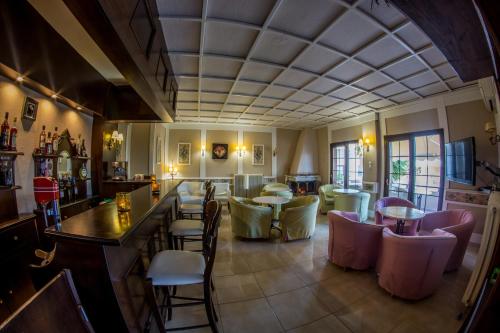 Imagen general del Hotel Viky, Sarti. Foto 4