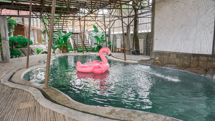 Imagen de la piscina del Hotel Vila Air Natural Resort. Foto 9