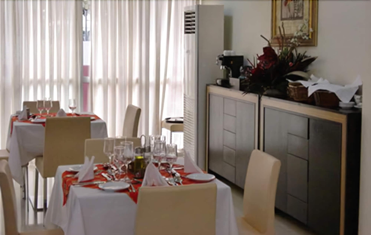 Imagen del bar/restaurante del Hotel Vila Alice. Foto 4