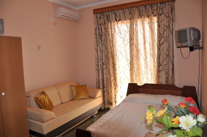 Imagen de los interiores del Hotel Vila Alvin and Apartments. Foto 19