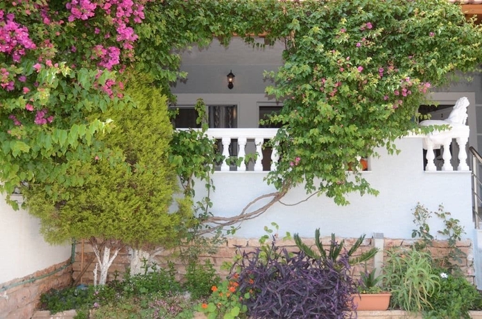 Imagen de la habitación del Hotel Vila Alvin and Apartments. Foto 9