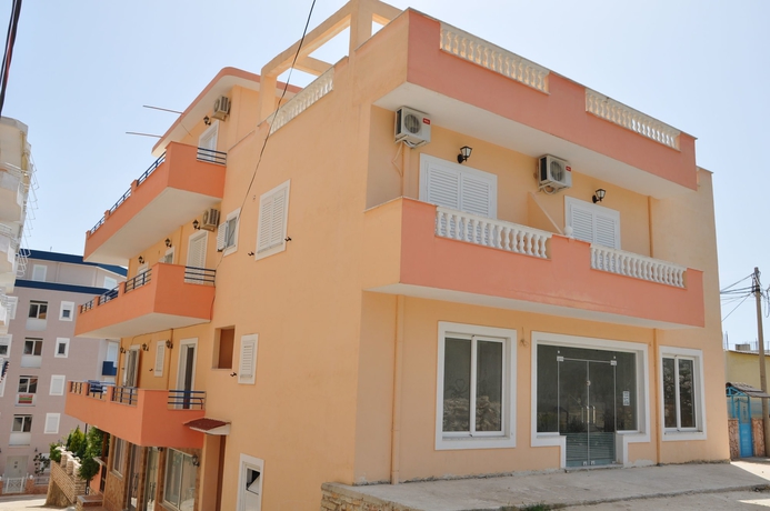 Imagen general del Hotel Vila Alvin and Apartments. Foto 2