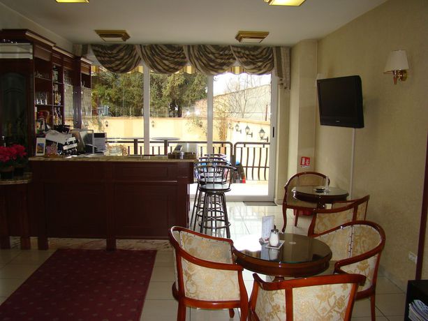 Imagen del bar/restaurante del Hotel Vila Ariston. Foto 2