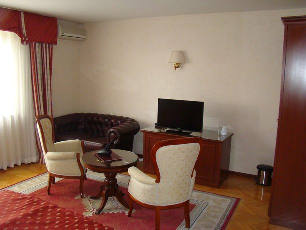 Imagen de la habitación del Hotel Vila Ariston. Foto 11