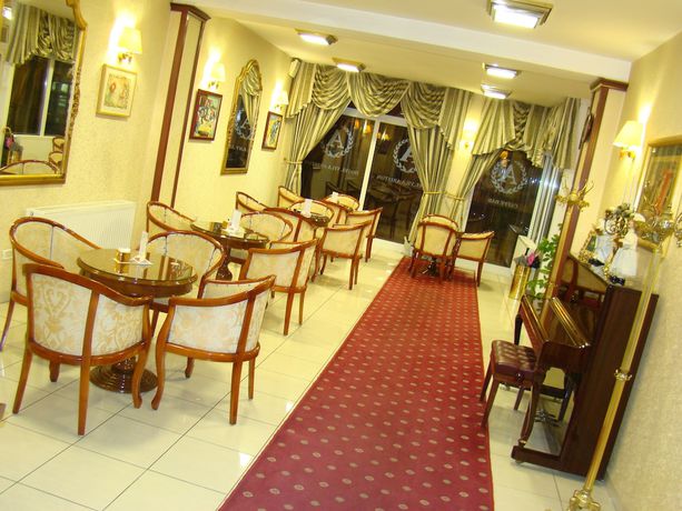 Imagen del bar/restaurante del Hotel Vila Ariston. Foto 3